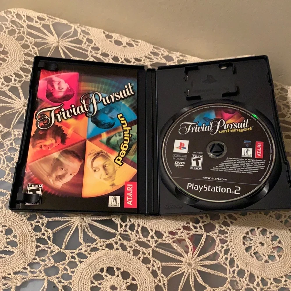 Trivial Pursuit Unhinged (Sony PlayStation 2, 2004) Pre owned